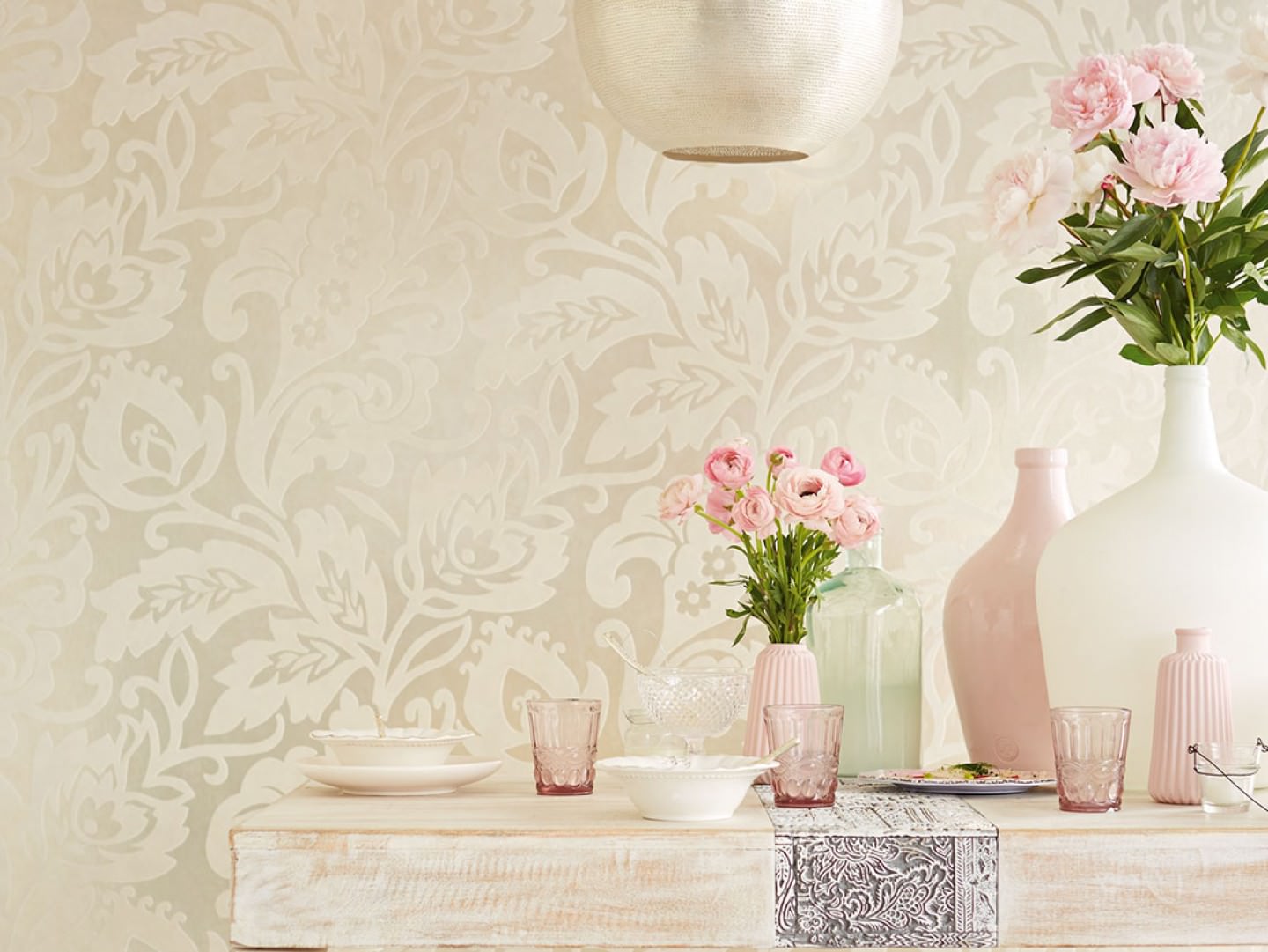 Decorare la camera da letto con carte da parati floccate