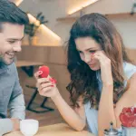 Regali sotto l'albero: come accontentare una donna?