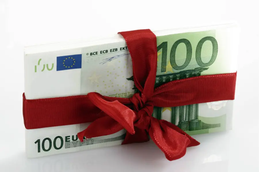 Tredicesime già impegnate per tasse, rate, bollette