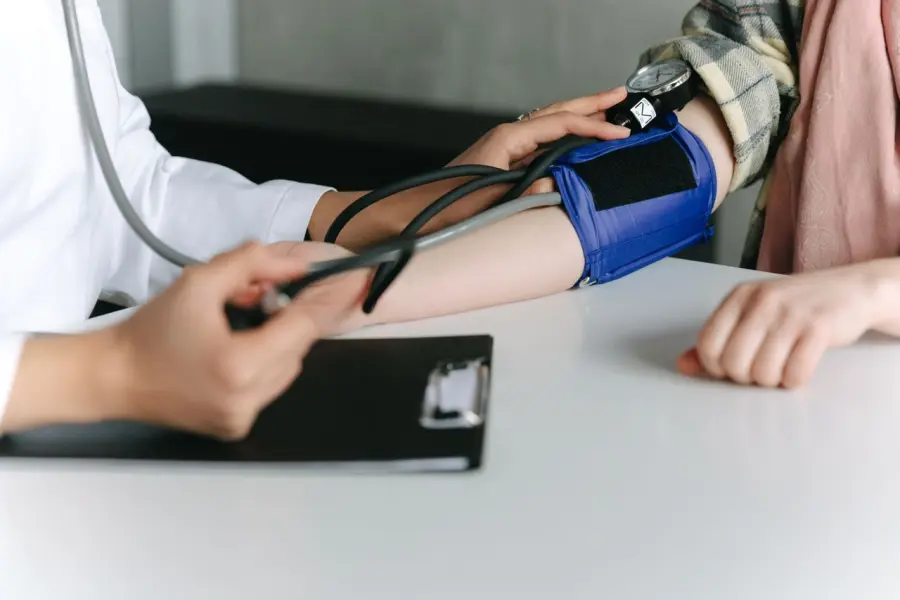 Perché continuiamo a rimandare i controlli medici (anche quando sappiamo che dovremmo farli)