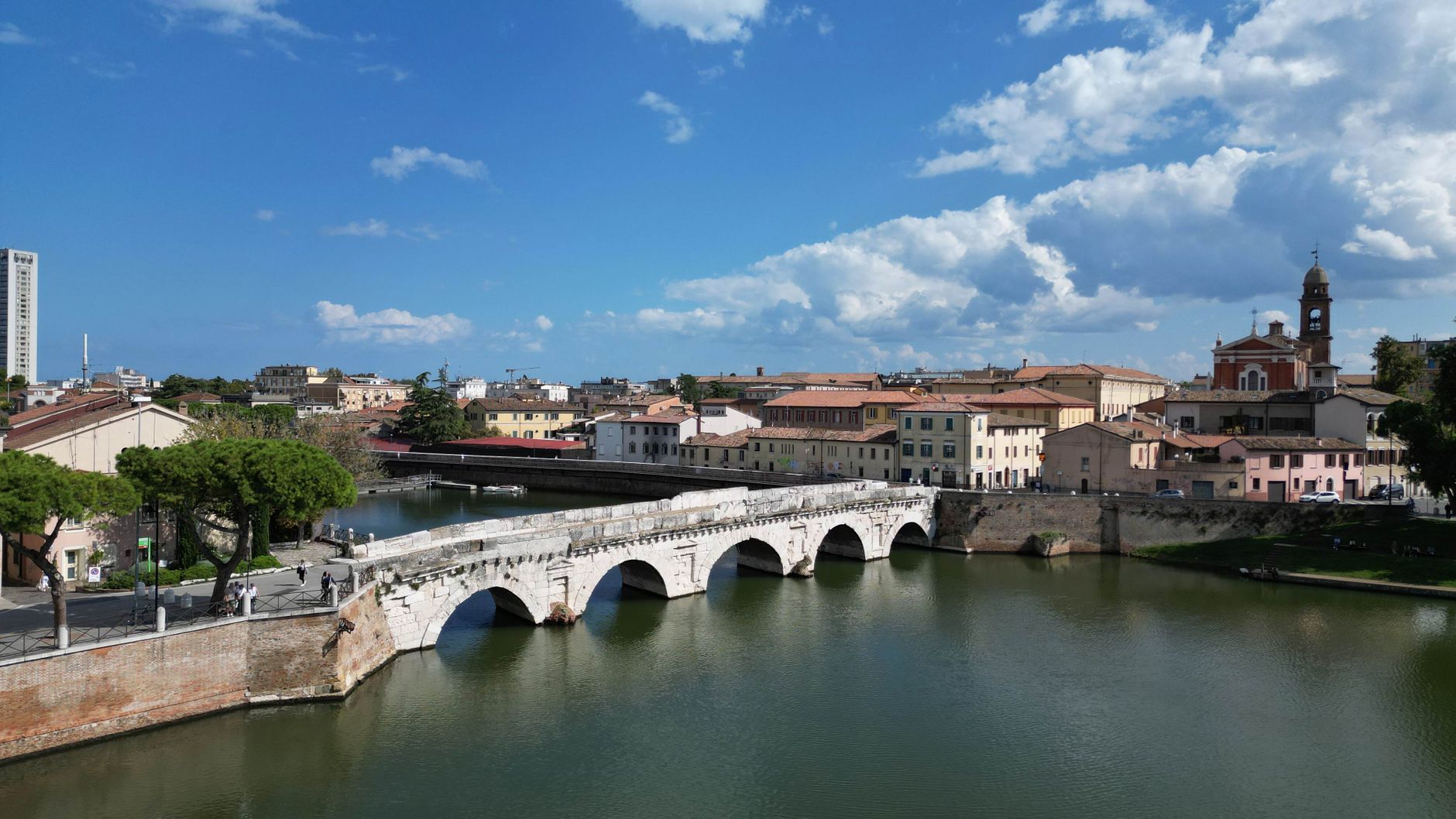 Monumenti a Rimini: guida storica e artistica