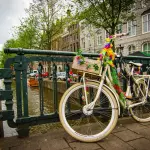 Amsterdam in bici: come si muovono gli olandesi