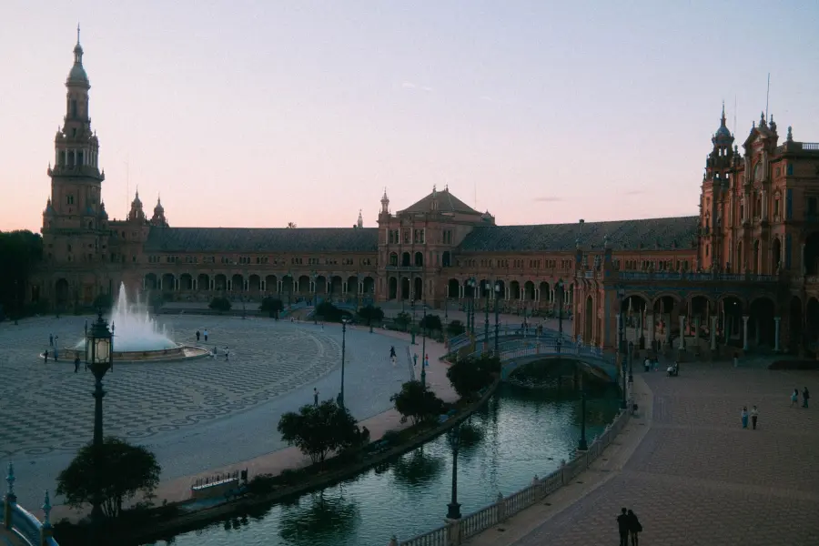 Siviglia in primavera: zagara, feria e Semana Santa