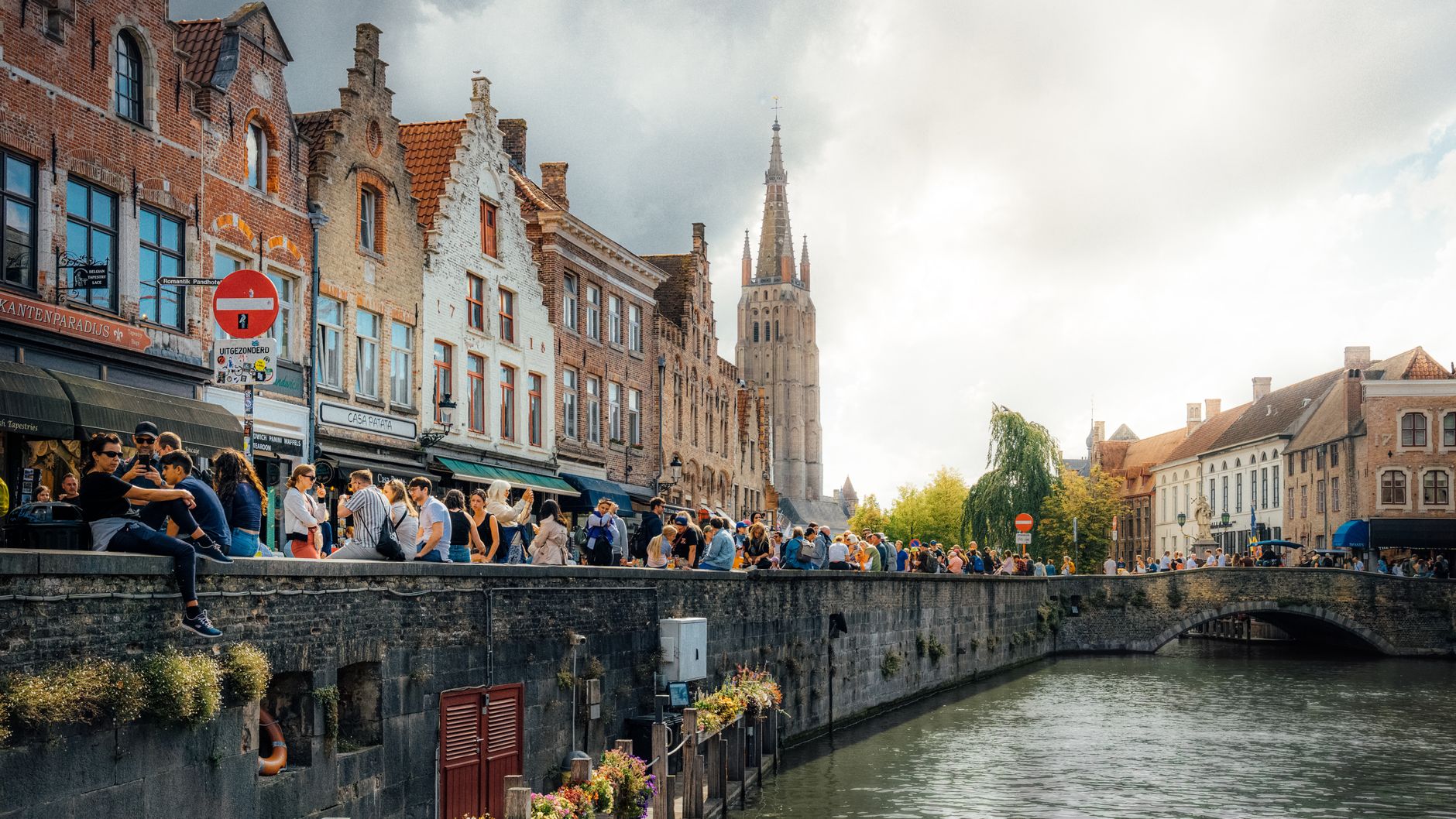 Bruges: canali, cioccolato e patrimonio medievale